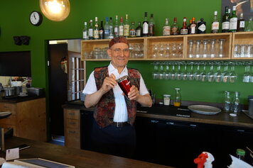 Barista Christof Brassel 1.JPG